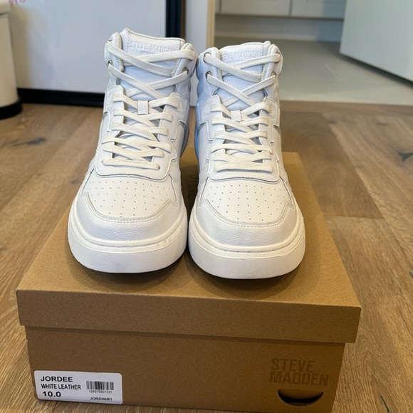 Steve Madden Other - Steve Madden Jorden white leather shoes